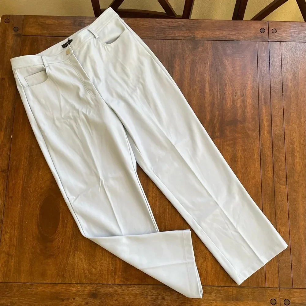 Halogen Straight Leg Pants in Light Gray
